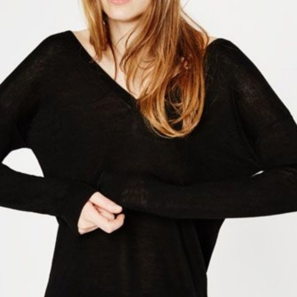 Zara Deep V-Neck Sweatshirt Black Size Small